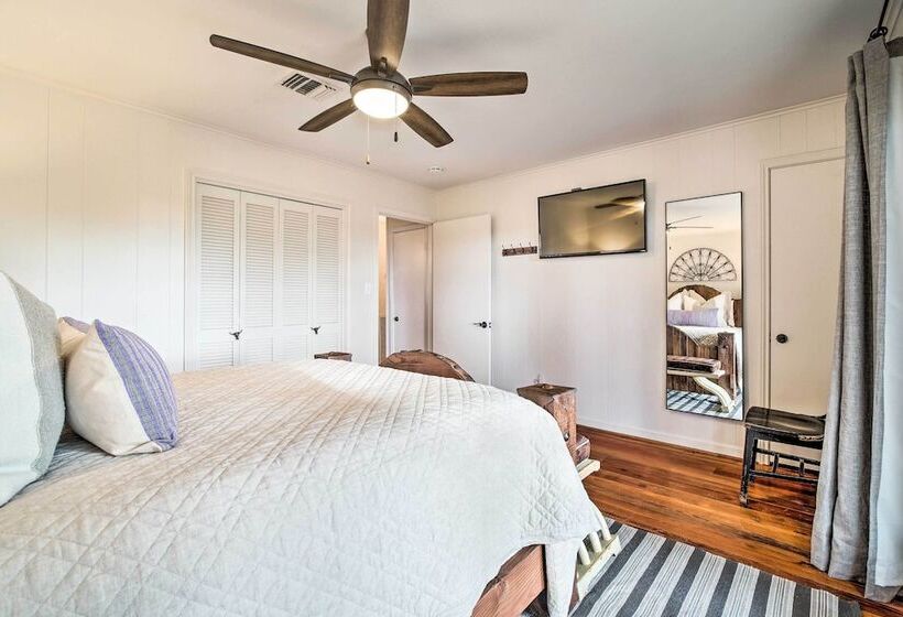 Idyllic  Century Oaks Farm  In New Ulm On 46 Acres