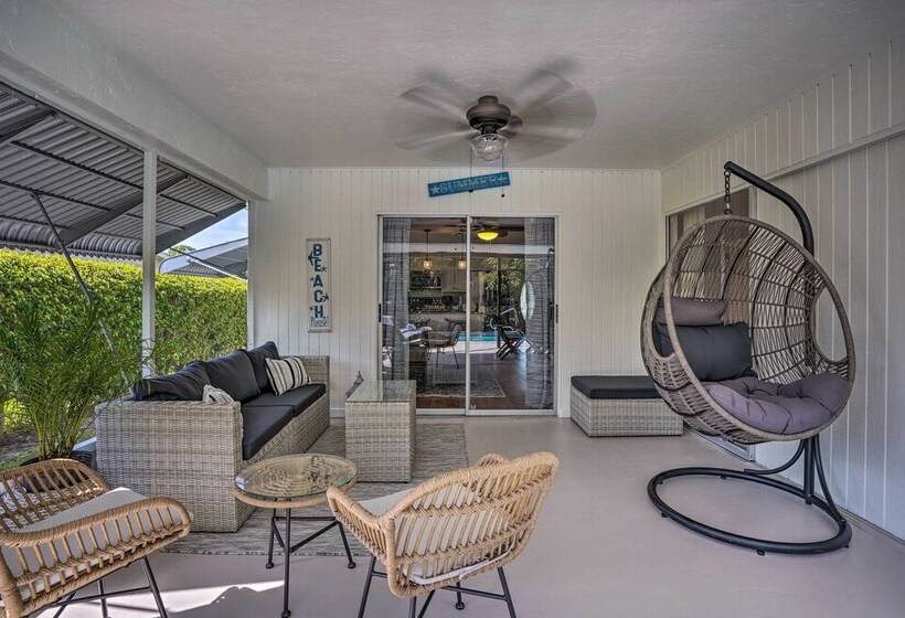 Naples Oasis W/ Screened Pool, Bike To Beach!