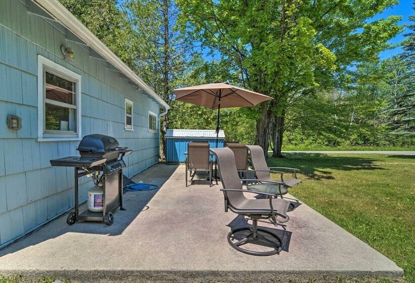 Nestle By Lake Charlevoix Cottage: Pets Welcome!