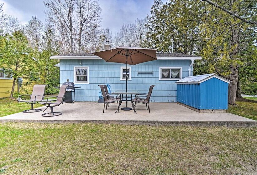 Nestle By Lake Charlevoix Cottage: Pets Welcome!