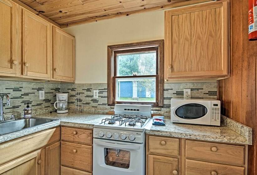 Nestle By Lake Charlevoix Cottage: Pets Welcome!