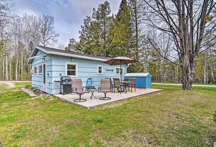 Nestle By Lake Charlevoix Cottage: Pets Welcome!