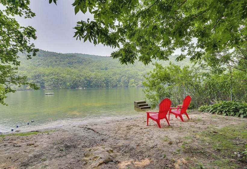 New Fairfield Home W/ Beach Access & Fire Pit