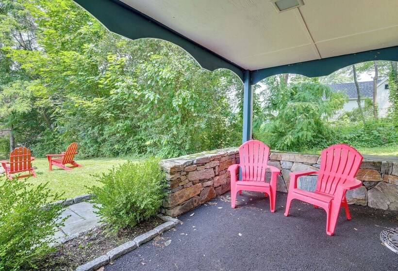 New Fairfield Home W/ Beach Access & Fire Pit