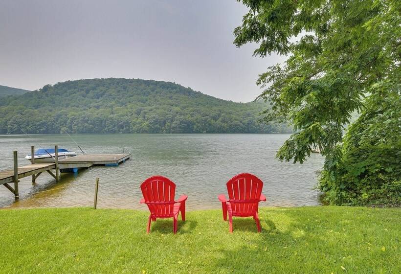 New Fairfield Home W/ Beach Access & Fire Pit