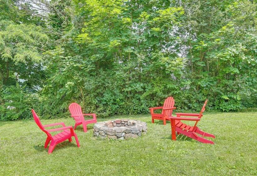 New Fairfield Home W/ Beach Access & Fire Pit