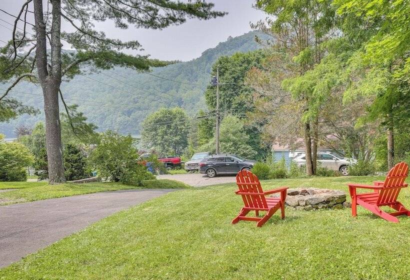 New Fairfield Home W/ Beach Access & Fire Pit