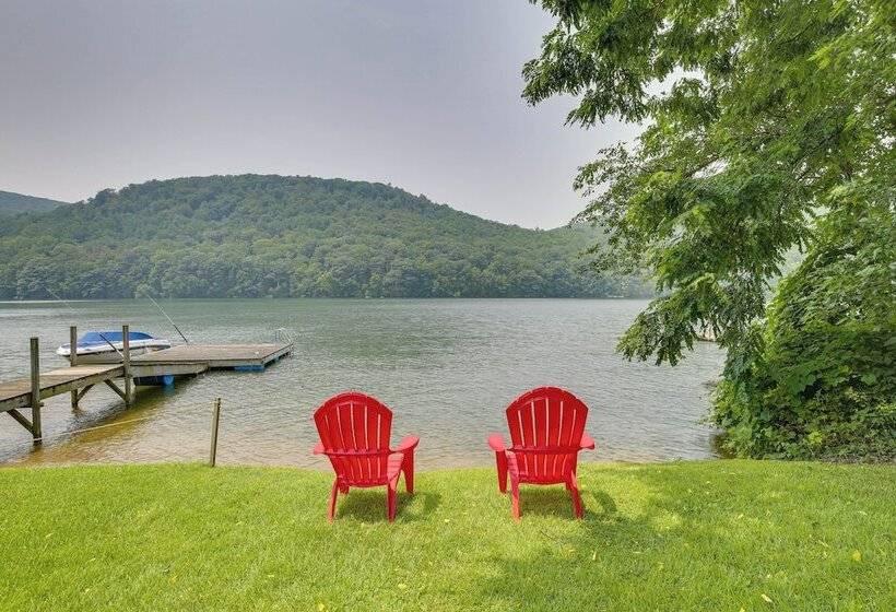 New Fairfield Home W/ Beach Access & Fire Pit