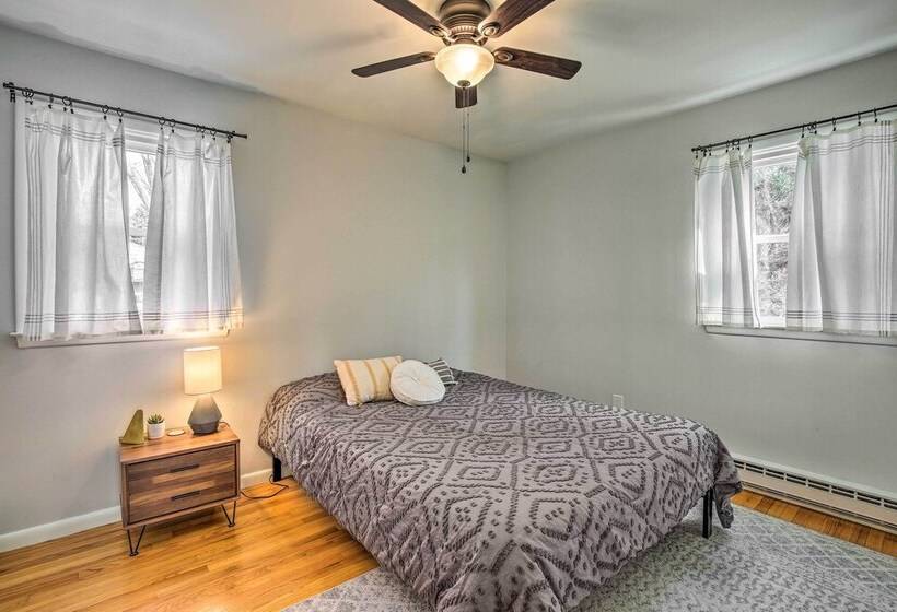 New Fairfield Home W/ Beach Access & Fire Pit