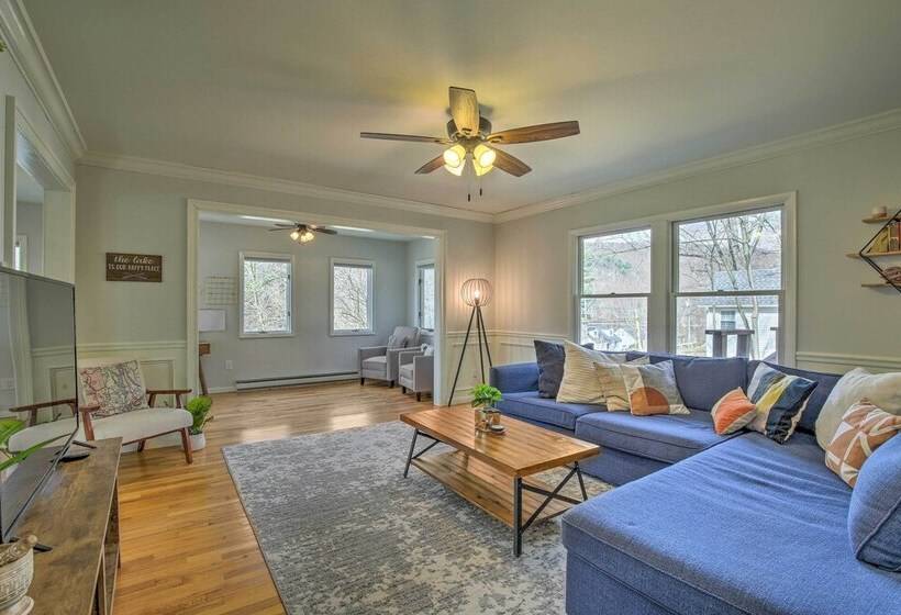 New Fairfield Home W/ Beach Access & Fire Pit