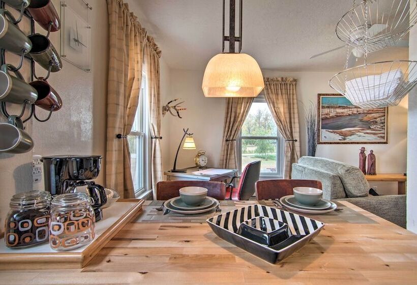 Red Gates Cottage 3 Miles To University!