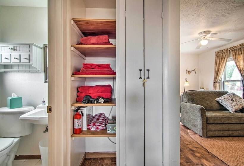 Red Gates Cottage 3 Miles To University!