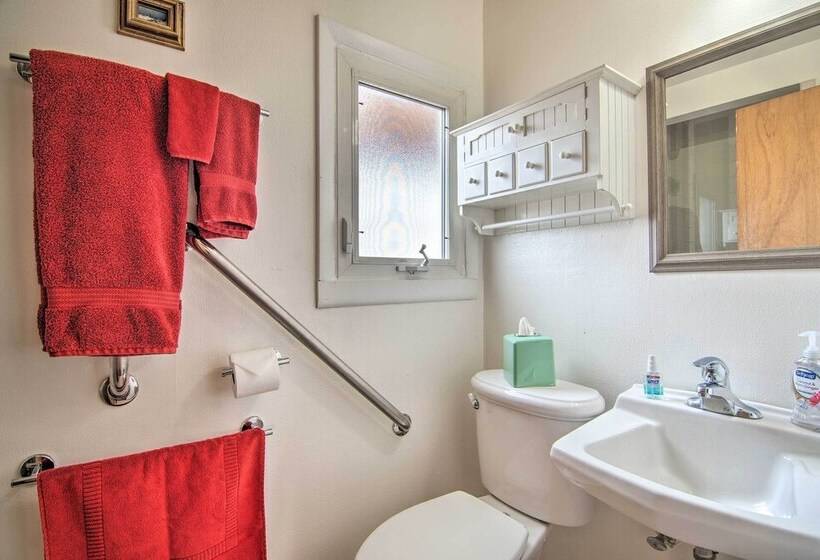 Red Gates Cottage 3 Miles To University!