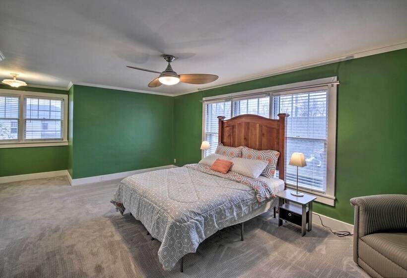 Historic Noblesville Home: Walk To Downtown Shops!