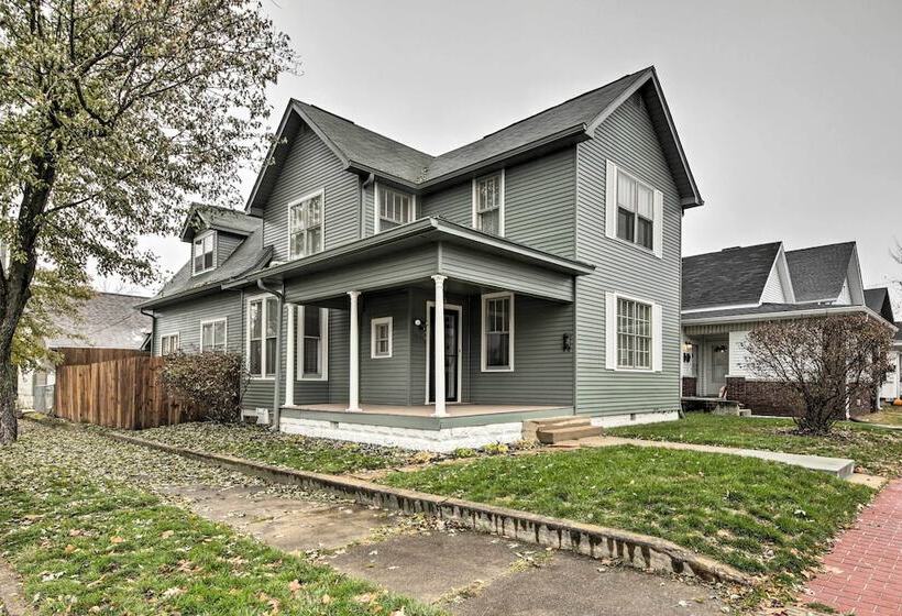 Historic Noblesville Home: Walk To Downtown Shops!