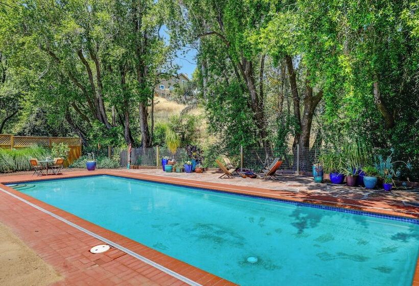 Novato Getaway: Pool, Hot Tub, Near Sf Bay!