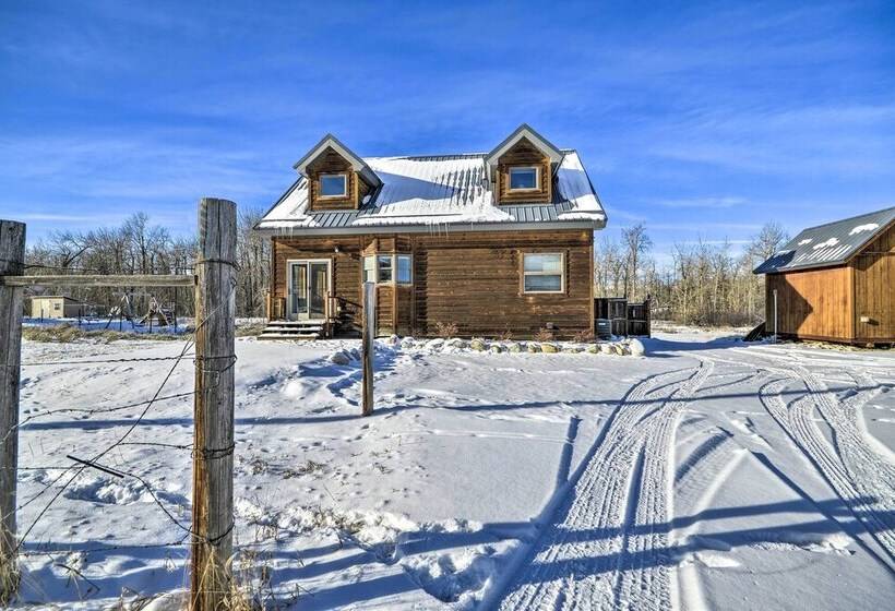 Off The Beaten Path  Cabin W/ Mtn Views & Hot Tub