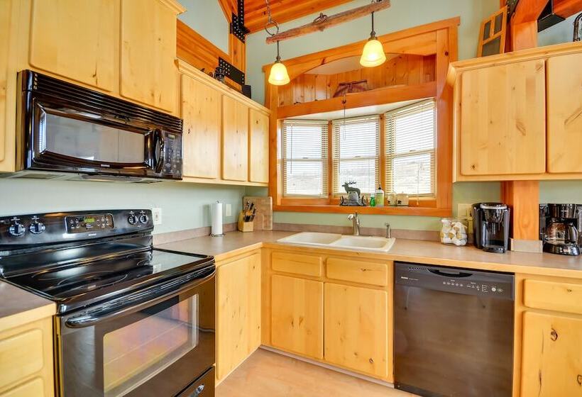 Off The Beaten Path  Cabin W/ Mtn Views & Hot Tub