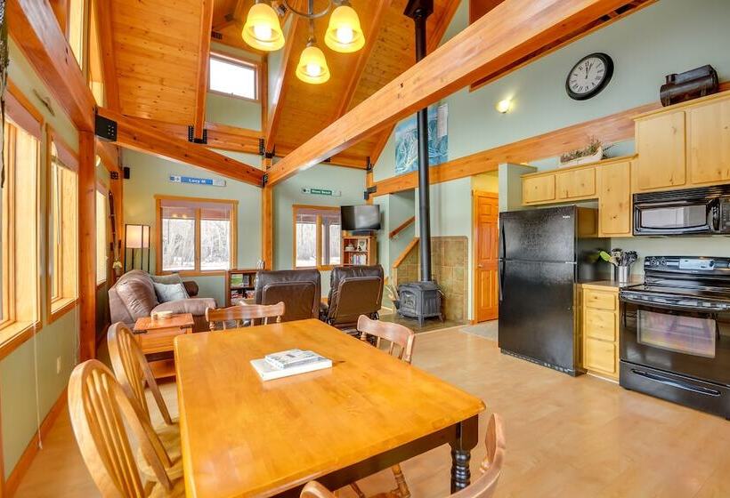 Off The Beaten Path  Cabin W/ Mtn Views & Hot Tub