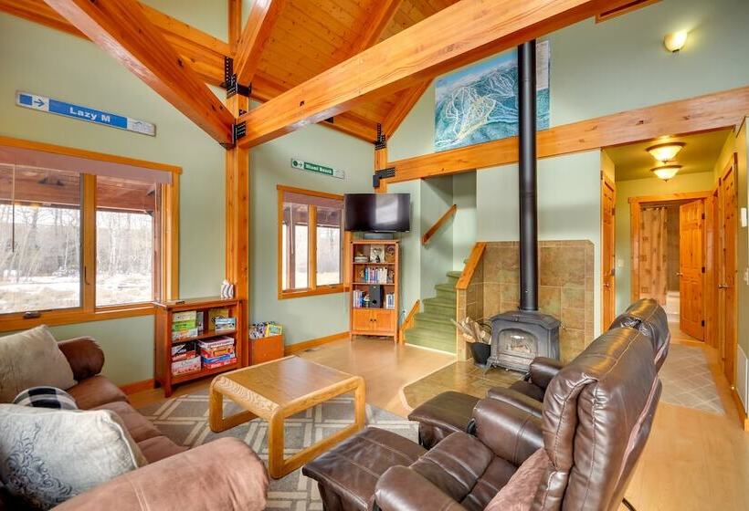 Off The Beaten Path  Cabin W/ Mtn Views & Hot Tub