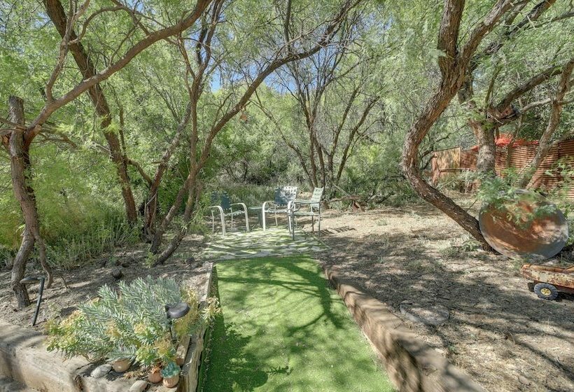 Old Town Cottonwood Cottage W/ Yard, Pets Welcome