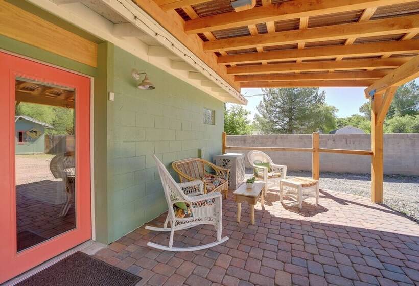 Old Town Cottonwood Cottage W/ Yard, Pets Welcome