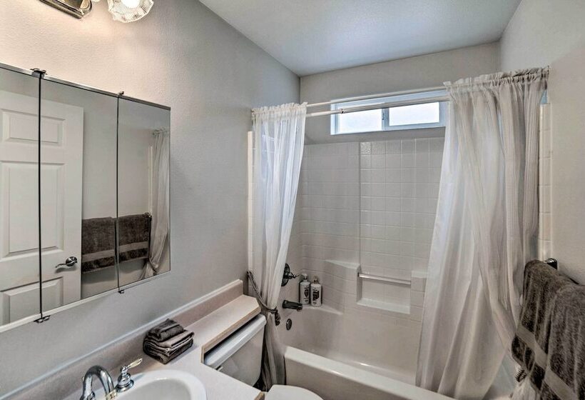 Page Home W/ Waterfall, 3 Mi To Lake Powell!