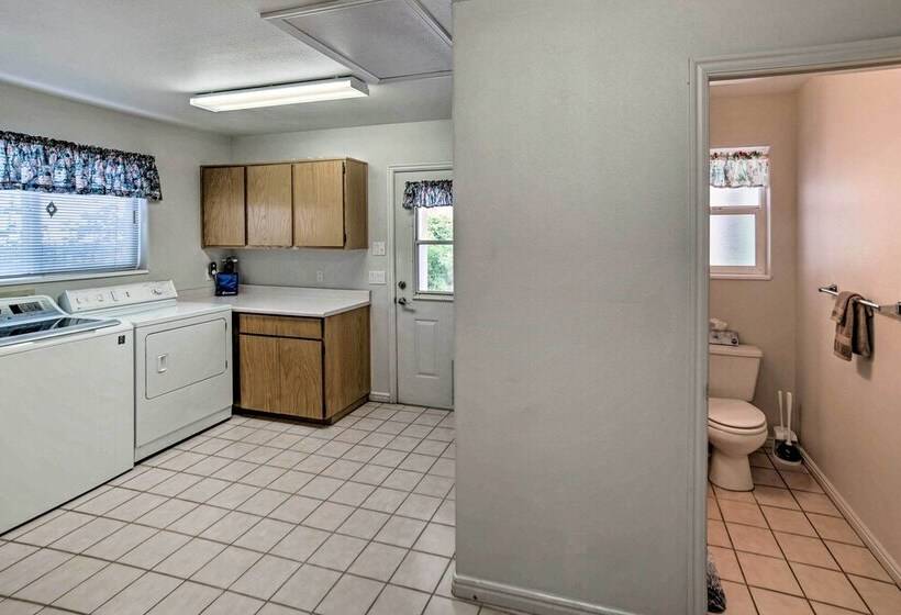 Page Home W/ Waterfall, 3 Mi To Lake Powell!