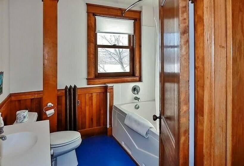 Pastoral Pittsford Home W/ Amazing Mountain Views!