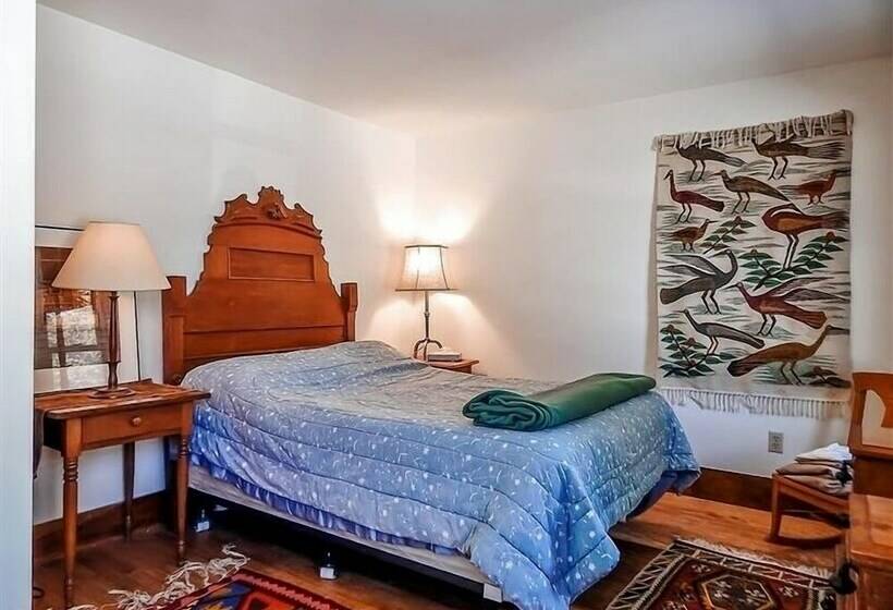 Pastoral Pittsford Home W/ Amazing Mountain Views!