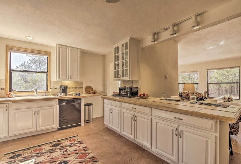 Artist S Retreat W/ Pecos National Park Views!