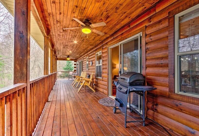 Peaceful Smoky Mountain Cabin W/ Deck & Fire Pit!
