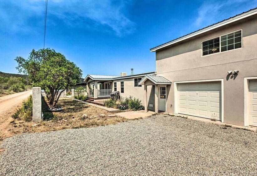 Peaceful Vadito Family Home Near Taos Valley!