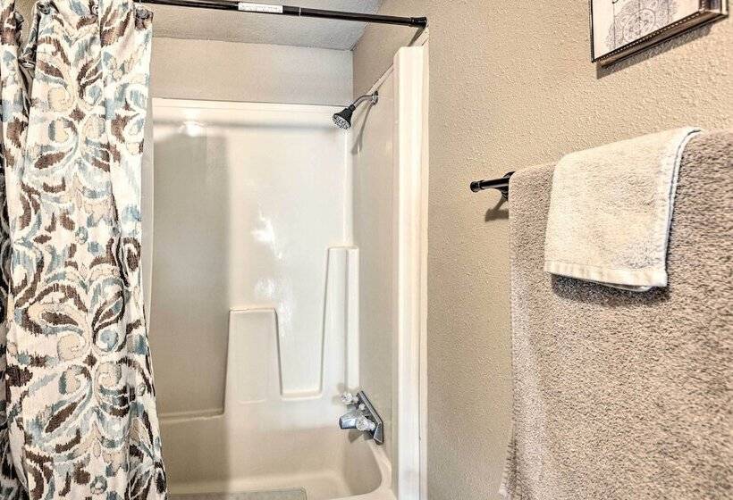 Peaceful Vadito Family Home Near Taos Valley!