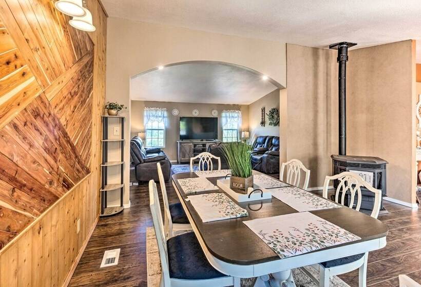 Peaceful Vadito Family Home Near Taos Valley!