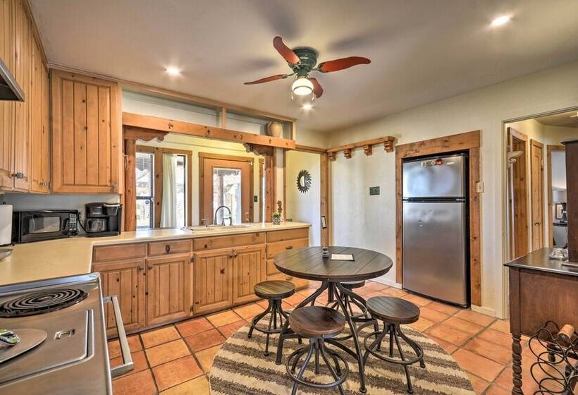 Pet Friendly Clovis Home: Yard, Pergola & Hot Tub