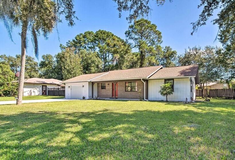 Pet Friendly Crystal River Home W/ Hot Tub!
