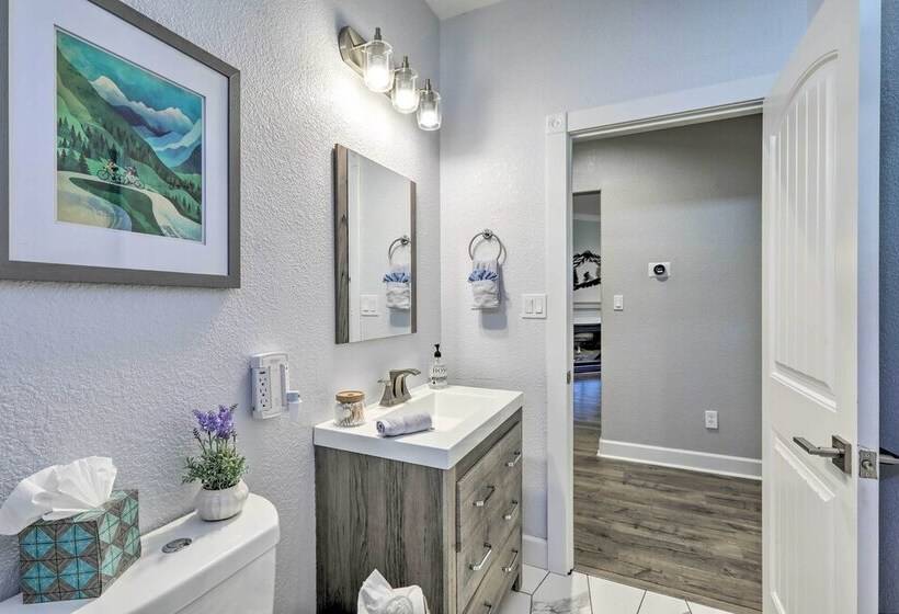 Pet Friendly Flagstaff Escape W/ Fenced In Yard!