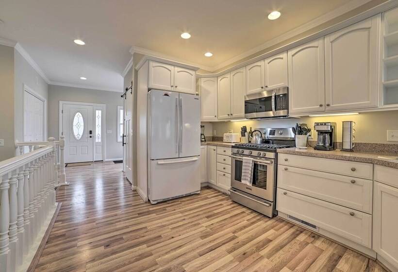 Pet Friendly Harbor Springs Home: Hot Tub + Pool!