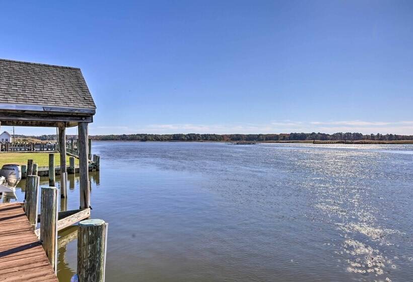 Pet Friendly Quantico Home W/ River Views!