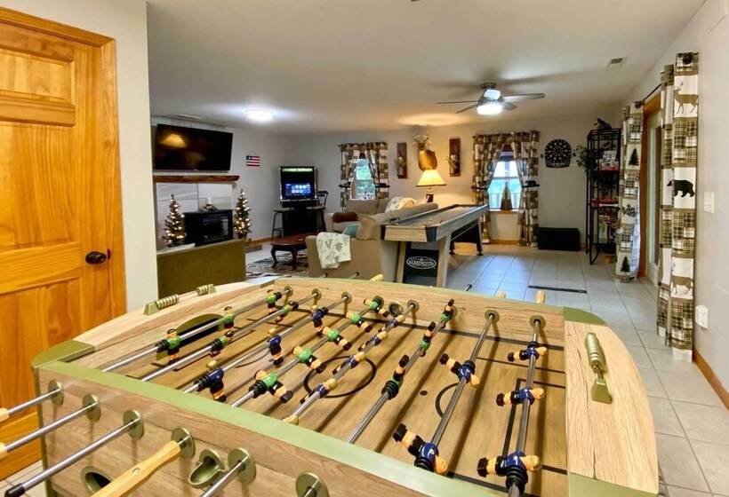 Picturesque Murphy Cabin W/ Fire Pit & Views!