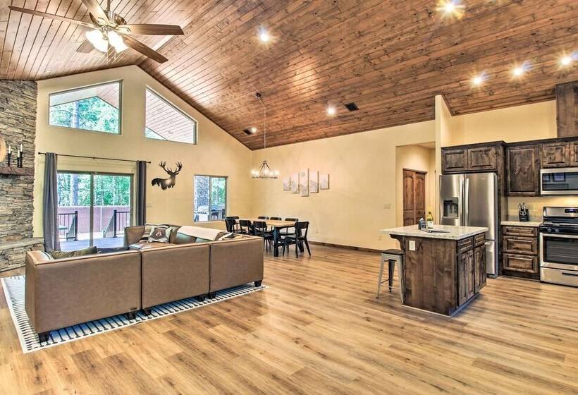 Fire Pits, Spacious Yard: Wooded Pinetop Escape!
