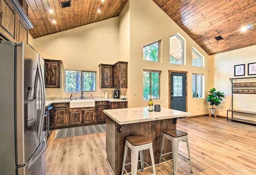 Fire Pits, Spacious Yard: Wooded Pinetop Escape!