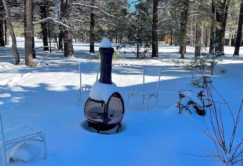 Pinetop Golf Course Home: Furnished Deck & Views!