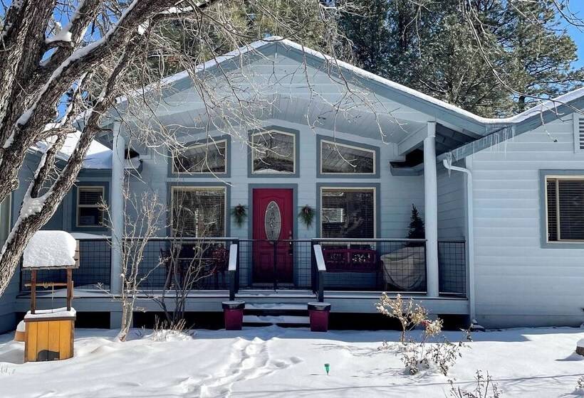 Pinetop Golf Course Home: Furnished Deck & Views!