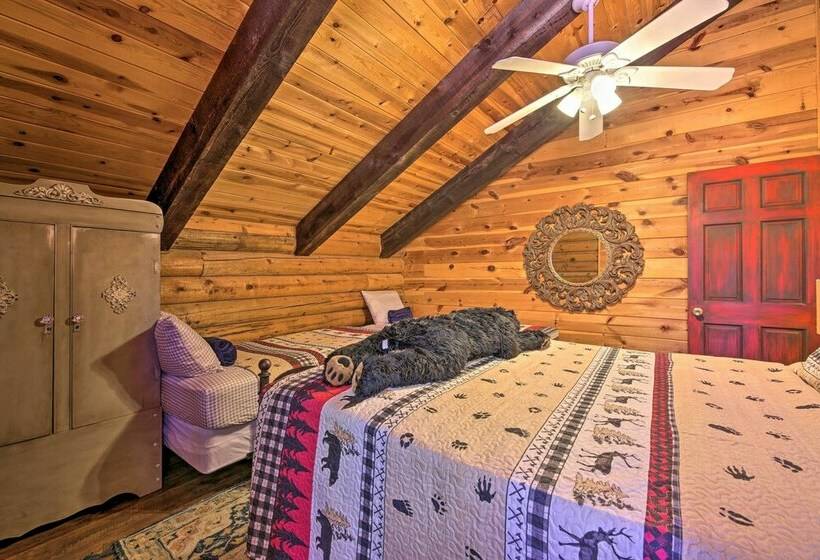 Near Dining, Hiking & Golf: Pinetop Log Cabin!
