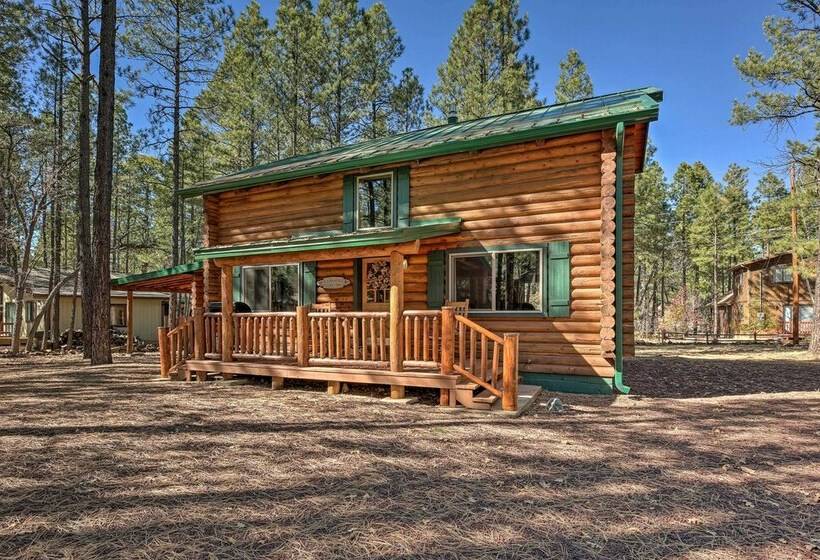 Near Dining, Hiking & Golf: Pinetop Log Cabin!