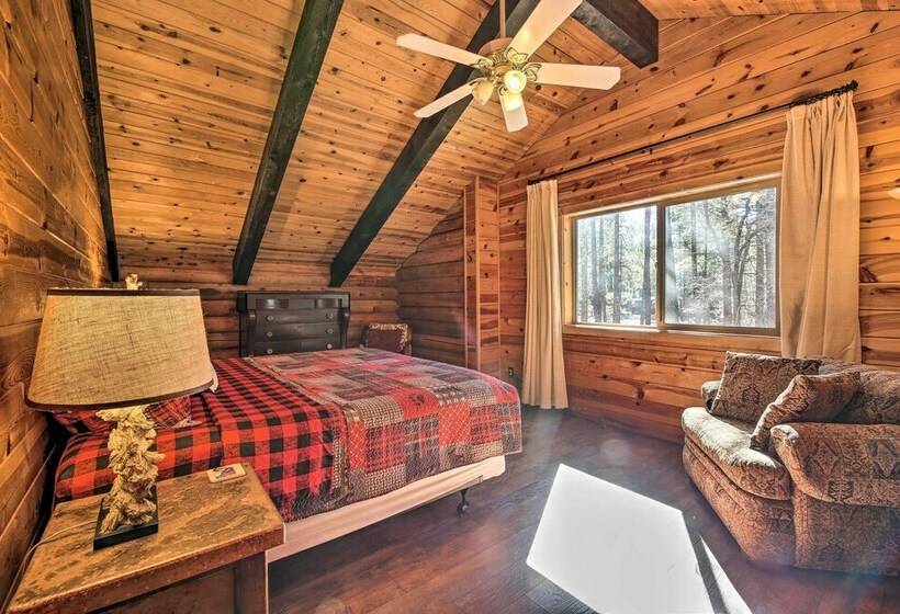 Near Dining, Hiking & Golf: Pinetop Log Cabin!