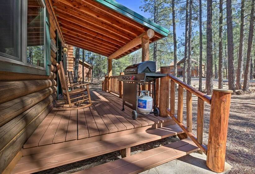 Near Dining, Hiking & Golf: Pinetop Log Cabin!