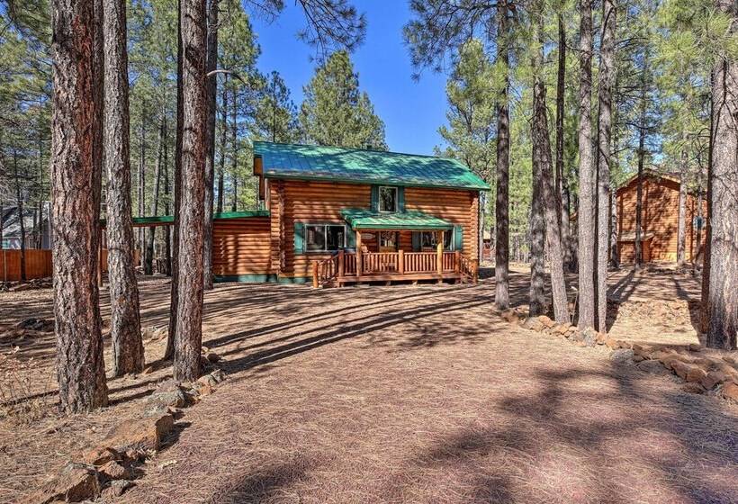 Near Dining, Hiking & Golf: Pinetop Log Cabin!